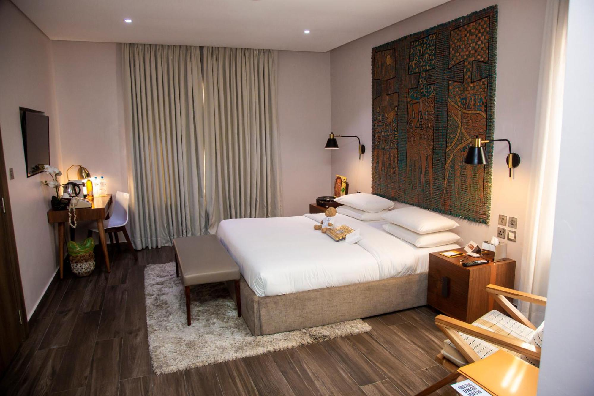 The White Orchid Hotel Lagos Buitenkant foto