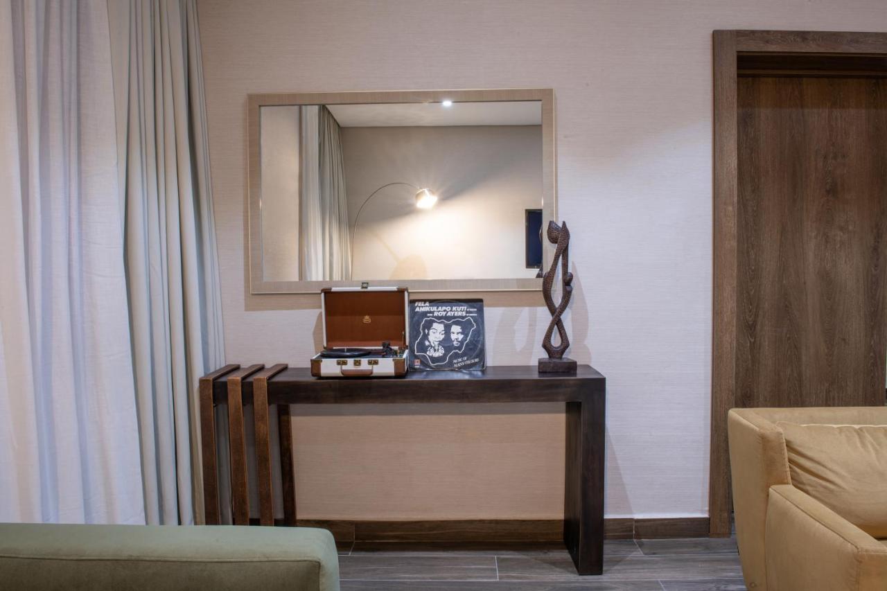 The White Orchid Hotel Lagos Buitenkant foto
